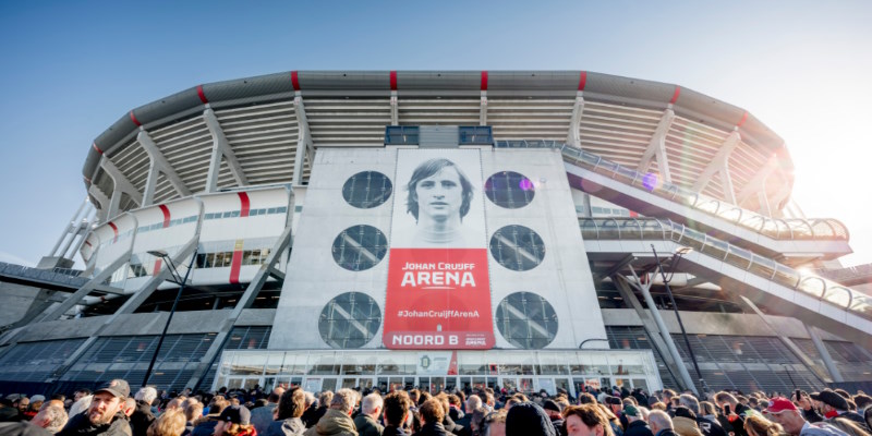 Sân vận động của đội tuyển Hà Lan mang tên Johan Cruyff Arena